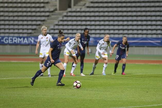 Fußball, Damen, CL, Paris St. Germain - Lilleström SK Veronica Boquete (PSG) penalty FOOTBALL : Paris St.Germain vs LSK Lilleström - Ligue des Champions Feminine - 13 10 2016 GwendolineLeGoff Panoramic 