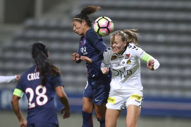 Fußball, Damen, CL, Paris St. Germain - Lilleström SK Shirley Cruz (PSG) vs Marita Lund (Lilletrome) FOOTBALL : Paris St.Germain vs LSK Lilleström - Ligue des Champions Feminine - 13 10 2016 GwendolineLeGoff Panoramic 
