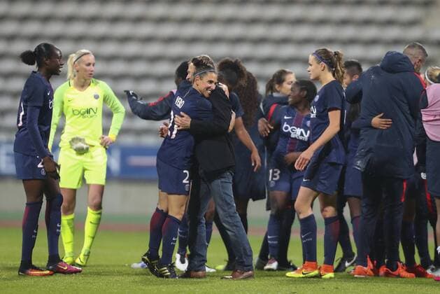 joie equipe (PSG) FOOTBALL : Paris St.Germain vs LSK Lilleström - Ligue des Champions Feminine - 13 10 2016 GwendolineLeGoff Panoramic 