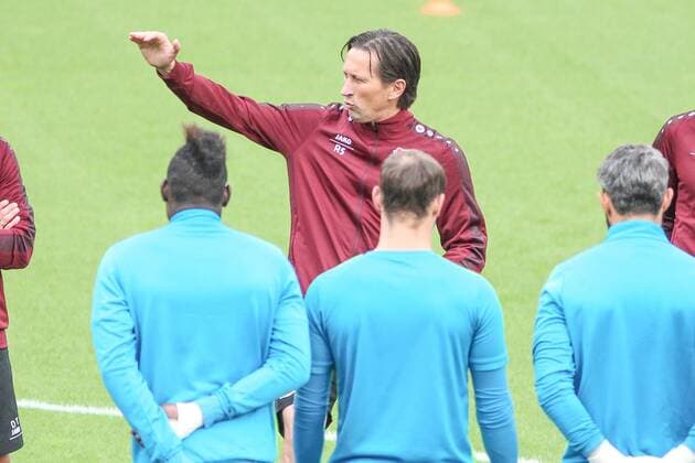 Roger Schmidt (Trainer, Bayer 04 Leverkusen), Training Bayer 04 Leverkusen, Fussball, UEFA Champions League, 17.10.2016, Leverkusen Copyright: xDeutzmannx xEibner-Pressefotox EP_cdn