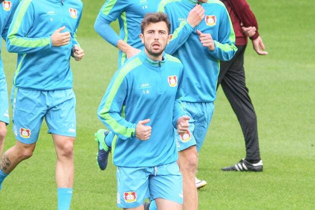 Admir Mehmedi ( 14, Bayer 04 Leverkusen) beim warmlaufen, Training Bayer 04 Leverkusen, Fussball, UEFA Champions League, 17.10.2016, Leverkusen Copyright: xDeutzmannx xEibner-Pressefotox EP_cdn