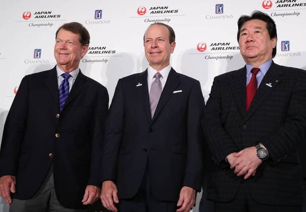 October 18, 2016, Tokyo, Japan - (L-R) US golf legend Tom Watson, PGA Golf Herren TOUR Champions president Greg McLaughlin and Japan Airlines president Yoshiharu Ueki announce a PGA TOUR tournament will be held in Japan next year at a press conference PK Pressekonferenz in Tokyo on Tuesday, October 18, 2016. The Japan Airlines championship, the first ever PGA TOUR sanctioned event to be played in JApan will be held at the Narita Golf Club, suburban Tokyo in September 2017. Noxthirdxpartyxsales  (lwxa005476)
