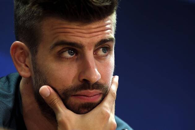 FC Barcelona Barca s player Gerard Pique addresses a press conference PK Pressekonferenz at Joan Gamper city in Sant Joan Despi, Barcelona, Catalonia, north-eastern Spain, 18 October 2016. FC Barcelona will face Manchester City on 19 October in a Champions League match. FC BARCELONA PRESS CONFERENCE !ACHTUNG: NUR REDAKTIONELLE NUTZUNG!  20161018-636123954077359820