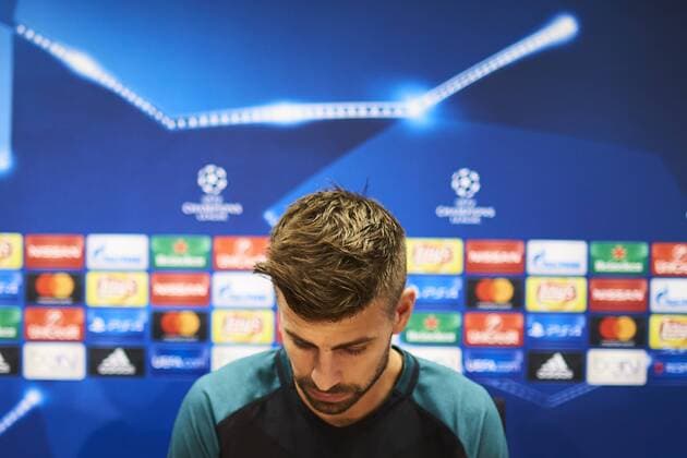 18.10.2016, xslx, Fussball UEFA Champions League, FC Barcelona Barca - FC Manchester City, emspor, v.l. Gerard Pique (FC Barcelona) Barcelona