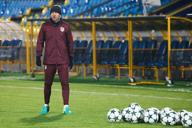 ROSTOV-ON-DON, RUSSIA - OCTOBER 18, 2016: FC Atletico Madrid manager Diego Simeone during a training for the upcoming 2016 17 Season UEFA Champions League Group D Round 3 football match against FC Rostov. Valery Matytsin TASS  TS034D73