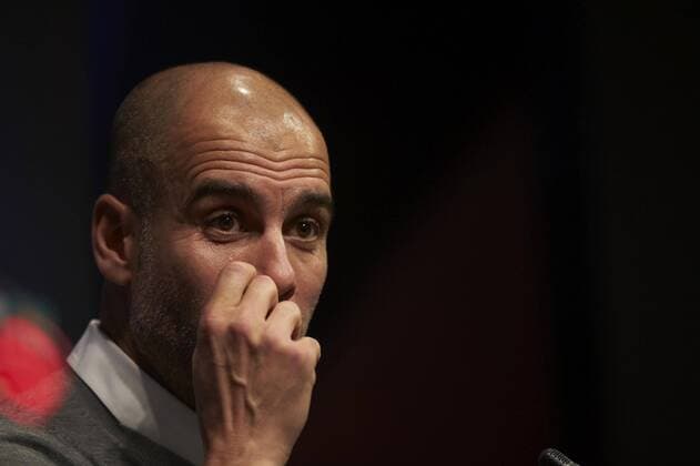 Manchester City s coach, Spanish Pep Guardiola, adresses the media during a press conference PK Pressekonferenz prior to the UEFA Champions League match against FC Barcelona Barca tomorrow at Camp Nou stadium in Barcelona, Catalonia, Spain, 18 October 2016. EFE Alejandro Garcia MANCHESTER CITY S PRESS CONFERENCE !ACHTUNG: NUR REDAKTIONELLE NUTZUNG!  BCN002 20161018-636124172470373980