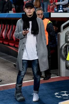 Joel Pohjanpalo (Bayer 04 Leverkusen 17) mit Bandage im Stadion beim Championsleague Spiel zwischen Bayer 04 Leverkusen und den Tottenham Hotspur am 18.10.2016, Leverkusen Copyright: xSchuelerx xEibnerx-xPressefotox EP_JSE