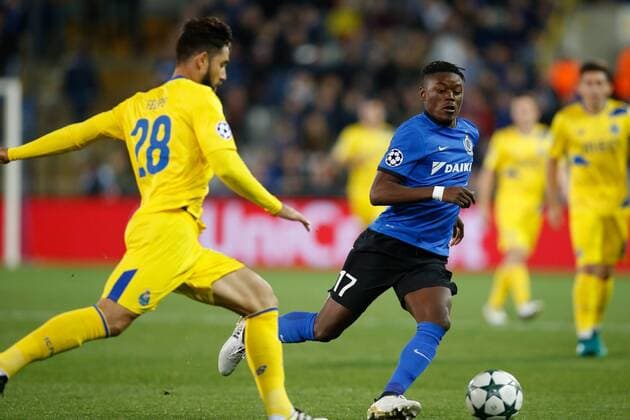 Porto s defender Felipe and Club s Anthony Limbombe fight for the ball during the third game of the group stage of the UEFA Champions League competition between Belgian first division soccer team Club Brugge KV and Portugese club FC Porto in Brugge, Tuesday 18 October 2016. BRUNOxFAHY  x04959704x