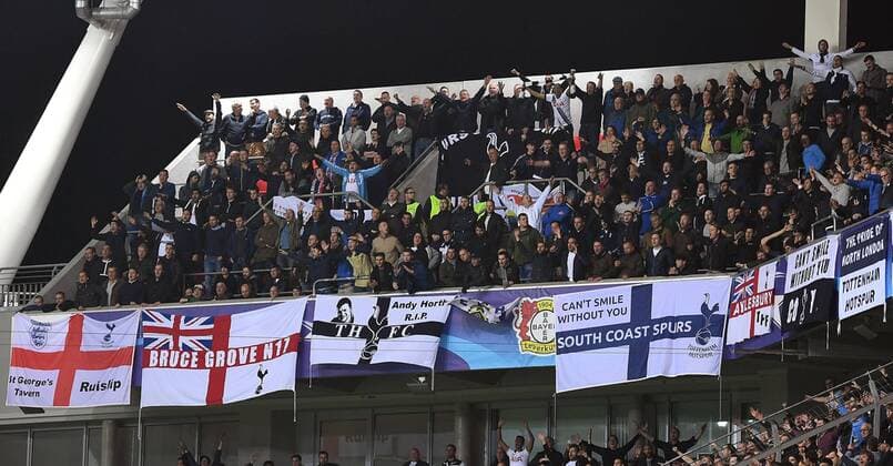 18.10.2016, xjhx, Fussball Champions League, Bayer 04 Leverkusen - Tottenham Hotspur, emspor , v.l. Hotspur fans Leverkusen