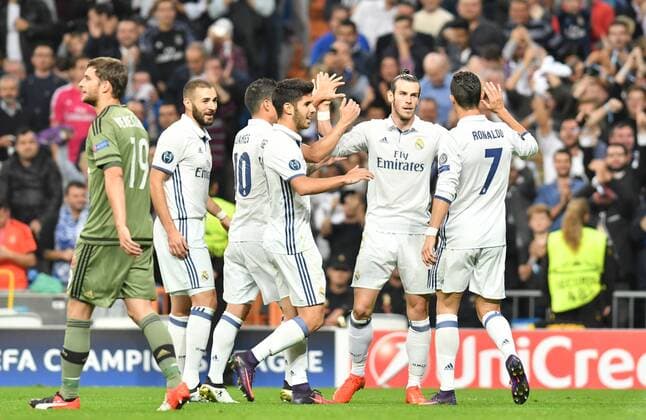 Gareth Bale (Real Madrid) celebrates scoring a goal during the UEFA Champions League match between Real Madrid and Legia Warszawa played at Estadio Santiago Bernabeu, Madrid - FOTO : J.M.Colomo  xJ.M.Colomox xx