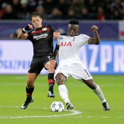 GER, UEFA CL, Bayer 04 Leverkusen (GER) vs Tottenham Hotspur (GB) 18.10.2016, BayArena, Leverkusen, GER, UEFA CL, Bayer 04 Leverkusen (GER) vs Tottenham Hotspur (GB) Javier Hernandez (Chicharito) (Leverkusen), Victor Wanyama (Tottenham) nordphotoxBratic