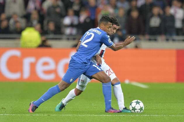 Rafael (lyon) vs Alex Sandro (juventus) - Fussball, Champions League, Olympique Lyon vs. Juventus Turin - 18 10 2016 FredericChambert Panoramic 