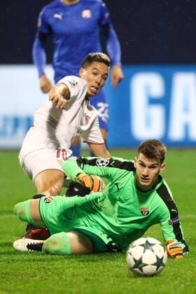SOCCER - CL, Zagreb vs Sevilla ZAGREB,CROATIA,18.OCT.16 - SOCCER - UEFA Champions League, group stage, GNK Dinamo Zagreb vs Sevilla FC. Image shows Samir Nasri (Sevilla) and Dominik Livakovic (Zagreb). GEPAxpictures xMaticxKlansek
