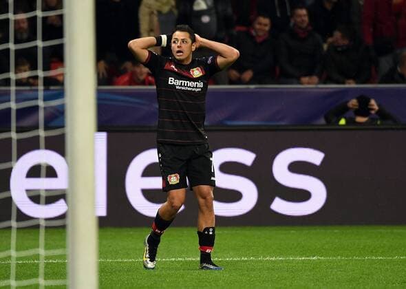 18.10.2016, xjhx, Fussball Champions League, Bayer 04 Leverkusen - Tottenham Hotspur, emspor , v.l. CHICHARITO (Bayer Leverkusen) enttaeuscht, enttaeuscht schauend, dissapointed Leverkusen