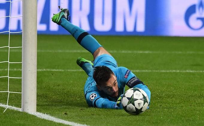 18.10.2016, xjhx, Fussball Champions League, Bayer 04 Leverkusen - Tottenham Hotspur, emspor , v.l. Hugo Lloris (Tottenham Hotspur) Leverkusen
