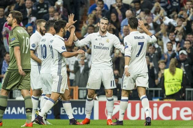 Real Madrid s Garet Bale Real Madrid s Karim Benzema Real Madrid s Cristiano Ronaldo during the match of UEFA Champions League group stage between Real Madrid and Legia de Varsovia at Santiago Bernabeu Stadium in Madrid, Spain. October 18, 2016.  (20161018023)