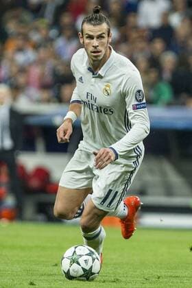 Real Madrid s Garet Bale during the match of UEFA Champions League group stage between Real Madrid and Legia de Varsovia at Santiago Bernabeu Stadium in Madrid, Spain. October 18, 2016.  (20161018020)
