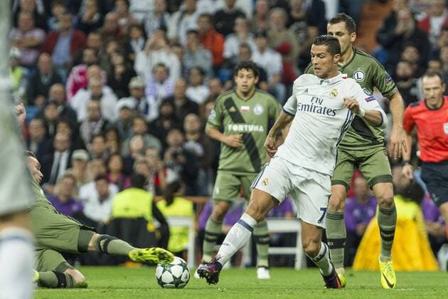 Real Madrid s Cristiano Ronaldo during the match of UEFA Champions League group stage between Real Madrid and Legia de Varsovia at Santiago Bernabeu Stadium in Madrid, Spain. October 18, 2016.  (20161018014)