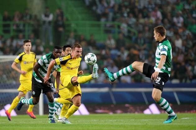 Mario Goetze (Borussia Dortmund 10) Sebastian Coates ( Sporting Lissabon 13), Sporting Lissabon vs. Borussia Dortmund , Fussball, Champions League, Gruppenphase, 18.10.2016, Lissabon Copyright: xLangerx xEibner-Pressefotox EP_HLR