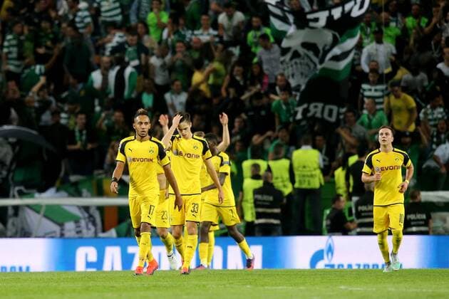 Pierre-Emerick Aubameyang (Borussia Dortmund 17) Julian Weigl (Borussia Dortmund 33) nach dem 1:2, Sporting Lissabon vs. Borussia Dortmund , Fussball, Champions League, Gruppenphase, 18.10.2016, Lissabon Copyright: xLangerx xEibner-Pressefotox EP_HLR