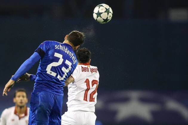 SOCCER - CL, Zagreb vs Sevilla ZAGREB,CROATIA,18.OCT.16 - SOCCER - UEFA Champions League, group stage, GNK Dinamo Zagreb vs Sevilla FC. Image shows Gordon Schildenfeld (Zagreb) and Wissam Ben Yedder (Sevilla). GEPAxpictures xMaticxKlansek