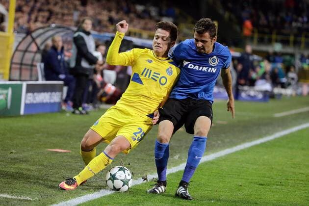 Otávio of FC Porto and Claudemir de Souza Domingues midfielder of Club Brugge FOOTBALL : FC Bruges vs FC Porto - Ligue des Champions - 18 10 2016 Photonews Panoramic 