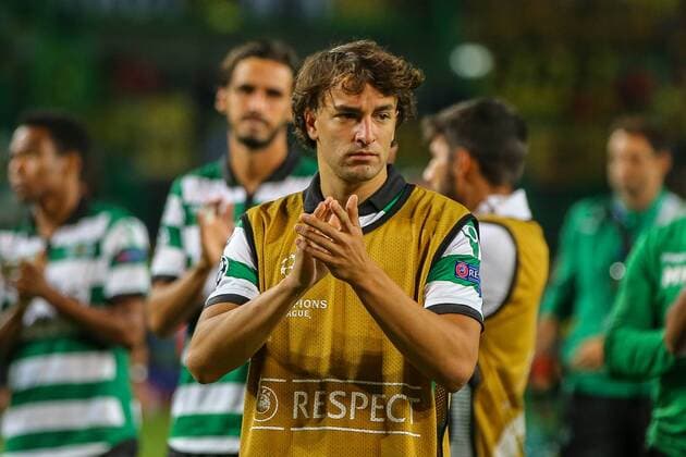 October 18, 2016 - Lisbon, Aveiro, Portugal - Sportings forward Lazar Markovic from Serbia thanking the supporters after the match during the UEFA Champions League match between Sporting Clube de Portugal and Borussia Dortmund at Estadio Jose Alvalade on October 18, 2016 in Lisbon, Portugal. Sporting Clube de Portugal v Borussia Dortmund - UEFA Champions League  - ZUMAn230 20161018_zaa_n230_197