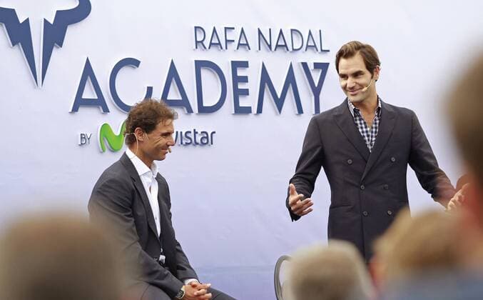 Spanish tennis player Rafa Nadal (L) and Swiss player Roger Federer attend the opening ceremony of the Rafa Nadal Academy by Movistar in Manacor, Mallorca island, Balearics, 19 October 2016. The academy opens its doors to young players so as they can train with the same method and values with which Nadal grew up. Opening ceremony of the Rafa Nadal Academy !ACHTUNG: NUR REDAKTIONELLE NUTZUNG!  20161019-636124920928524187