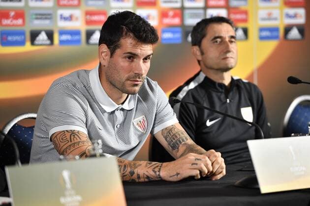 Athletic s goalkeeper Iago Herrerin and Athletic s head coach Spanish Ernesto Valverde pictured during a press conference PK Pressekonferenz of Portuguese soccer team Athletic Bilbao, Wednesday 19 October 2016, in Genk. Tomorrow Bilbao is playing the third game of the group stage of the Europa League competition against Belgian soccer team RC Genk. YORICKxJANSENS  x04960792x