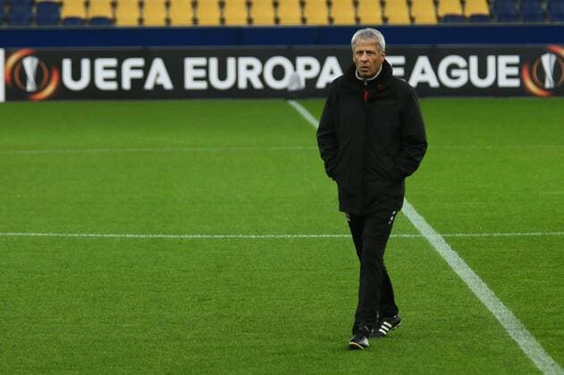 Bilder des Tages - SPORT SOCCER - EL, RBS vs Nice, preview SALZBURG,AUSTRIA,19.OCT.16 - SOCCER - UEFA Europa League, group stage, Red Bull Salzburg vs OGC Nice, preview, final training Nice. Image shows head coach Lucien Favre (Nice). GEPAxpictures xFelixxRoittner