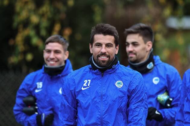 Soccer player of Slovan Liberec Milan Baros (centre) in action during the training session prior to European Football League third round group J match: Slovan Liberec vs Fiorentina in Liberec, Czech Republic, October 19, 2016. (CTKxPhoto RadekxPetrasek) CTKPhotoP201610190835401  PER 7