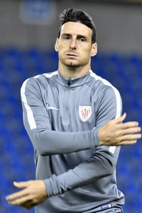 Athletic s forward Aritz Aduriz pictured during a training of Portuguese soccer team Athletic Bilbao, Wednesday 19 October 2016, in Genk. Tomorrow Bilbao is playing the third game of the group stage of the Europa League competition against Belgian soccer team RC Genk. YORICKxJANSENS  x04960882x