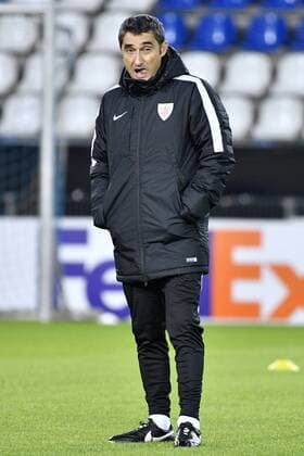 Athletic s head coach Spanish Ernesto Valverde pictured during a training of Portuguese soccer team Athletic Bilbao, Wednesday 19 October 2016, in Genk. Tomorrow Bilbao is playing the third game of the group stage of the Europa League competition against Belgian soccer team RC Genk. YORICKxJANSENS  x04960879x