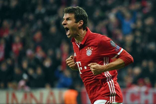 19.10.2016, xjhx, Fussball Champions League, FC Bayern Muenchen - PSV Eindhoven, emspor , v.l. Thomas Mueller (FC Bayern Muenchen) celebrate the goal, Torjubel zum 1:0 Muenchen