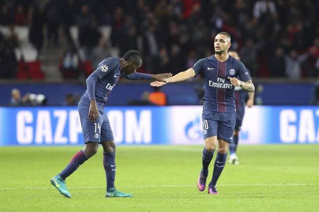 Fußball, CL, Paris St. Germain - FC Basel Blaise Matuidi (PSG), Layvin Kurzawa (PSG) - Fussball, Champions League, Paris Saint Germain PSG vs. FC Basel - 19 10 2016 GwendolineLeGoff Panoramic 