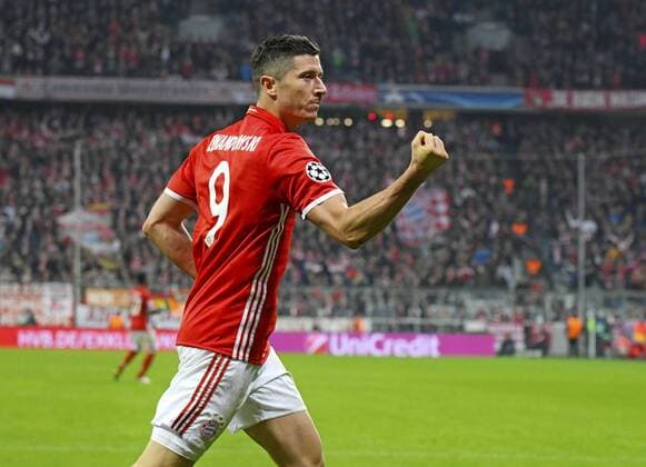 19.10.2016, Fussball Champions-League 2016 2017, Vorrunde 3.Spieltag, FC Bayern München - PSV Eindhoven, in der Allianzarena München. Torjubel Robert Lewandowski (FC Bayern München). 