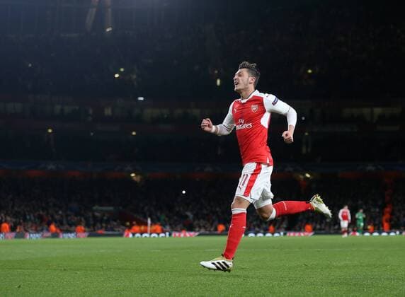 Fußball, CL, Mesut Özil erzielt gegen Ludogorez Rasgrad einen Hattrick Arsenal s Mesut Ozil celebrates scoring his sides fourth goal during the Champions League group A match at the Emirates Stadium, London. Picture date October 19th, 2016 Pic David Klein Sportimage EDITORIAL USE ONLY. No use with unauthorised audio, video, data, fixture lists, club league logos or live services. Online in-match use limited to 120 images, no video emulation. No use in betting, games or single club league player publications.