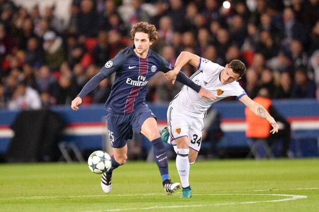 25 Adrien Rabiot (psg) - 34 Taulant Xhaka - Fussball, Champions League, Paris Saint Germain PSG vs. FC Basel - 19 10 2016 AnthonyBIBARD FEP Panoramic 