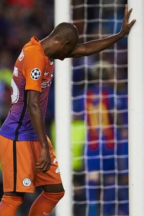19.10.2016, xslx, Fussball UEFA Champions League, FC Barcelona Barca - FC Manchester City, emspor, v.l. Fernandinho (Manchester City) Barcelona
