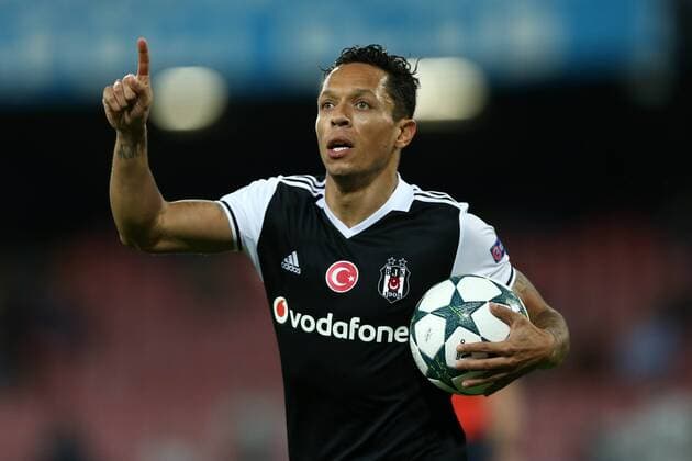Fußball, SSC Neapel - Besiktas Istanbul October 19, 2016 - Naples, Italy - Champions League Group B: Napoli vs Besiktas.Adriano (B) celebration after the goal of 0-1 at San Paolo Stadium in Naples, Italy on October 19, 2016. SSC Napoli v Besiktas JK - UEFA Champions League  - ZUMAn230 20161019_zaa_n230_137