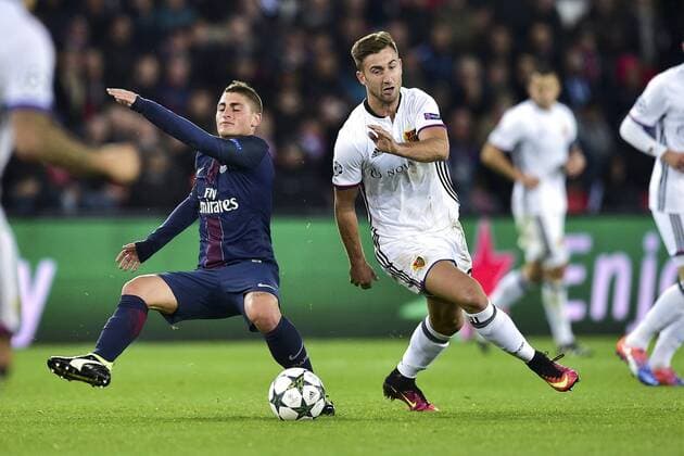 VERRATTI Marco (PSG) vs Andraz Sporar - Fussball, Champions League, Paris Saint Germain PSG vs. FC Basel - 19 10 2016 JBAutissier Panoramic 