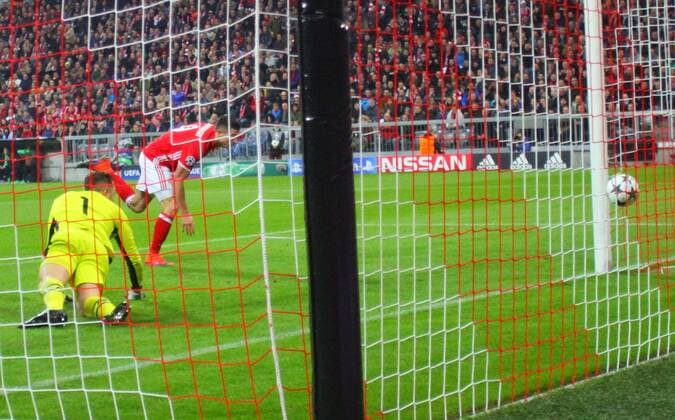 Fußball, CL, Bayern München - PSV Eindhoven Robert Lewandowski (FC Bayern München) trifft zum 3-1 gegen Torwart Jeroen Zoet (PSV Eindhoven) Fussball UEFA Champions League FC Bayern München - PSV Eindhoven 19.10.2016