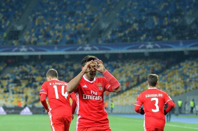 October 19, 2016 - Kiev, Ukraine - Benfica s Eduardo Salvio (C) celebrates the goal scored during a the Champions League Group B soccer match between Dynamo Kiev and Benfica at the Olympiyskiy stadium in Kiev, Ukraine, on October 19, 2016. FC Dynamo Kyiv v SL Benfica - UEFA Champions League  - ZUMAn230 20161019_zaa_n230_156