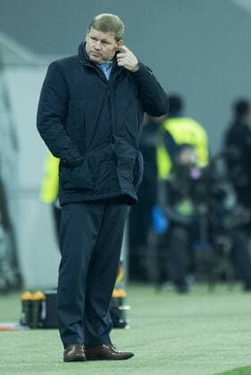 Gent s head coach Hein Vanhaezebrouck pictured during a third game of the group stage (group H) of the Europa League competition between Ukraine club Shaktar Donetsk and Belgian soccer team KAA Gent, Thursday 20 October 2016, in Lviv, Ukraine. JASPERxJACOBS  x04962410x
