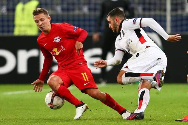 SOCCER - EL, RBS vs Nice SALZBURG,AUSTRIA,20.OCT.16 - SOCCER - UEFA Europa League, group stage, Red Bull Salzburg vs OGC Nice. Image shows Marc Rzatkowski (RBS) and Valentin Eysseric (Nice). GEPAxpictures xFelixxRoittner