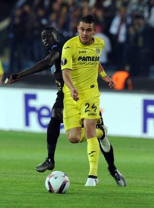 Villareal s Santos Borre during Villareal - Osmanlispor European League Game at Ankara, 20th Oct. 2016. (Hikmet Saatci - Depo Photos)  15540767