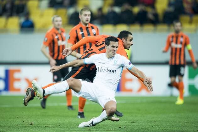 Shakhtar Donetsk s defender Ismaily and Gent s Jeremy Perbet fight for the ball during a third game of the group stage (group H) of the Europa League competition between Ukraine club Shaktar Donetsk and Belgian soccer team KAA Gent, Thursday 20 October 2016, in Lviv, Ukraine. JASPERxJACOBS  x04962432x