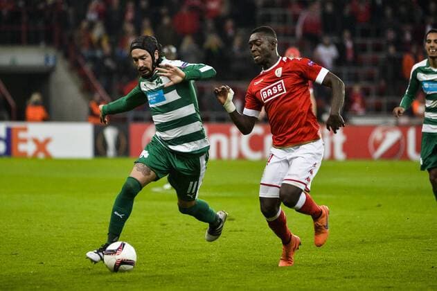Panathinaikos midfielder Sebastian Leto and Standard s Ibrahima Cisse pictured during a third game of the group stage (group G) of the Europa League competition between Belgian soccer team Standard de Liege and Greek soccer team Panathinaikos, Thursday 20 October 2016, in Liege. NICOLASxLAMBERT  x04962442x