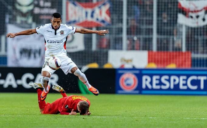 20.10.2016, Red Bull Arena, Salzburg, AUT, UEFA EL, FC Red Bull Salzburg vs OGC Nizza, Gruppe I, im Bild Marc Rzatkowski (FC Red Bull Salzburg), Dalbert Estevao (OGC Nice) during the UEFA Europa League group I match between FC Red Bull Salzburg and OGC Nizza at the Red Bull Arena in Salzburg, Austria on 2016 10 20. Salzburg  EP_fei  