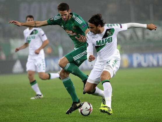 SOCCER - EL, Rapid vs Sassuolo VIENNA,AUSTRIA,20.OCT.16 - SOCCER - UEFA Europa League, group stage, SK Rapid Wien vs US Sassuolo Calcio. Image shows Christoph Schoesswendter (Rapid) and Alessandro Matri (Sassuolo). Keywords: Wien Energie. GEPAxpictures xWalterxLuger